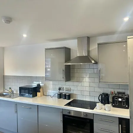 Two Bedroom Flat By Brookland Stays Serviced Accommodation Short Lets Leeds With Free Wifi Apartment