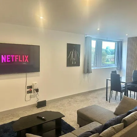 Two Bedroom Flat By Brookland Stays Serviced Accommodation Short Lets Leeds With Free Wifi Apartment Leeds (West Yorkshire)